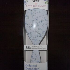 LoveShackFancy x The Wet Brush Detangler - Blue English Ivy FULL SIZE BRUSH